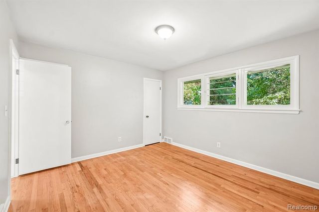 74 Barrington Road, Bloomfield Hills, MI 48302