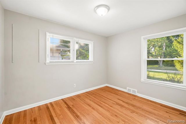 74 Barrington Road, Bloomfield Hills, MI 48302