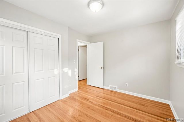 74 Barrington Road, Bloomfield Hills, MI 48302