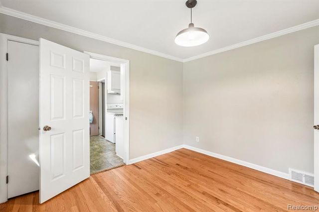74 Barrington Road, Bloomfield Hills, MI 48302