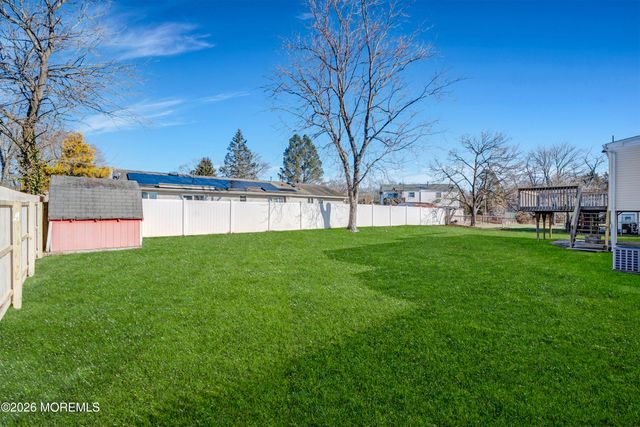 360 Colonial Drive, Toms River, NJ 08753