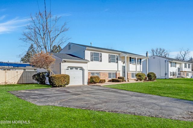 360 Colonial Drive, Toms River, NJ 08753