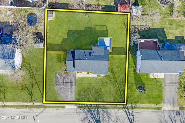 360 Colonial Drive, Toms River, NJ 08753