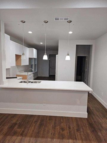2633 MACON Street, Dallas, TX 75215