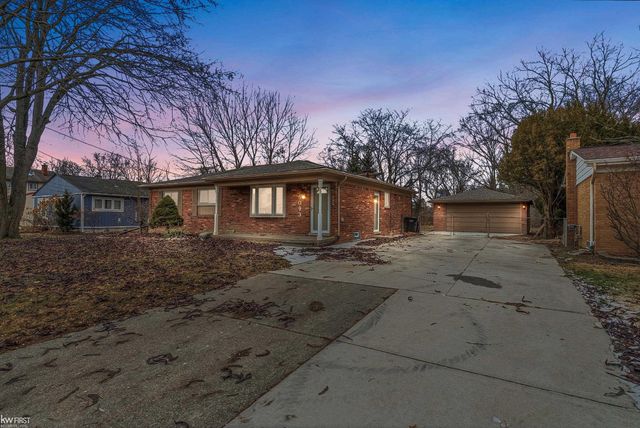 5093 Northlawn Drive, Sterling Heights, MI 48310