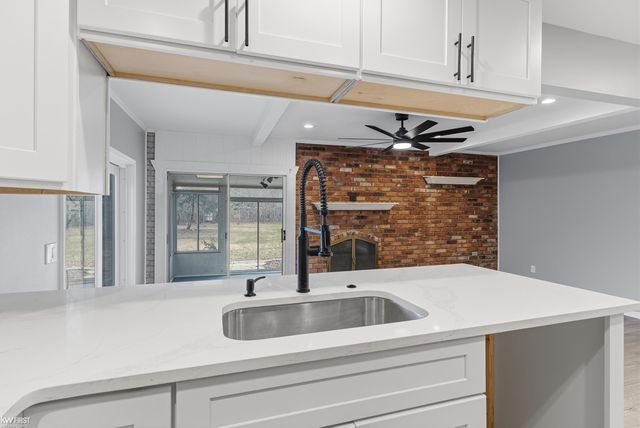 5093 Northlawn Drive, Sterling Heights, MI 48310