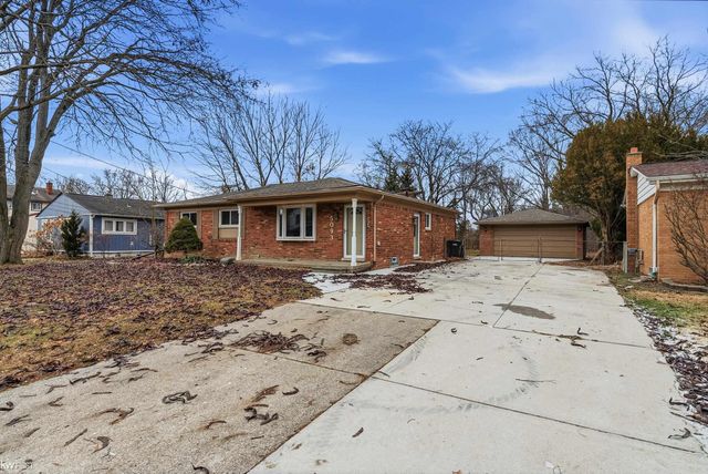 5093 Northlawn Drive, Sterling Heights, MI 48310