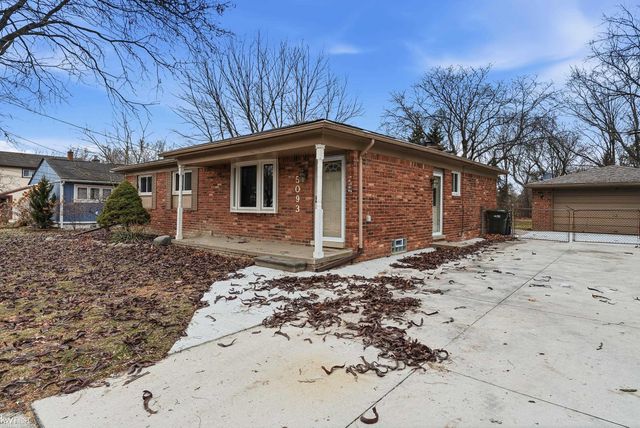 5093 Northlawn Drive, Sterling Heights, MI 48310