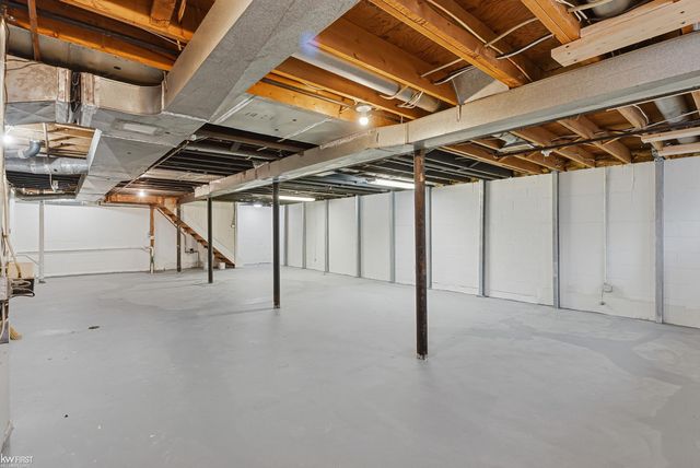 5093 Northlawn Drive, Sterling Heights, MI 48310