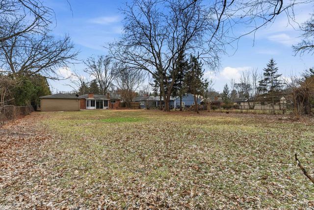 5093 Northlawn Drive, Sterling Heights, MI 48310