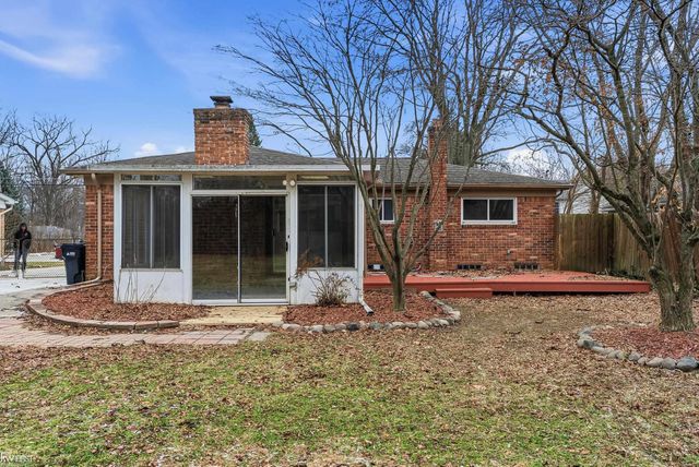 5093 Northlawn Drive, Sterling Heights, MI 48310