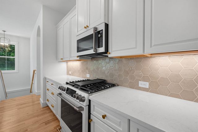 70 Fieldstone Drive, South Burlington, VT 05403