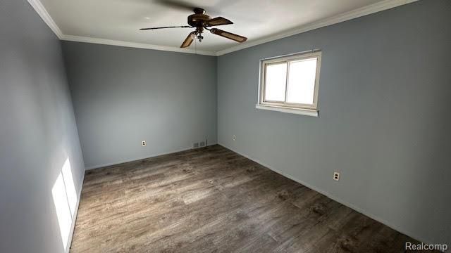 16207 Cleophus Avenue, Allen Park, MI 48101