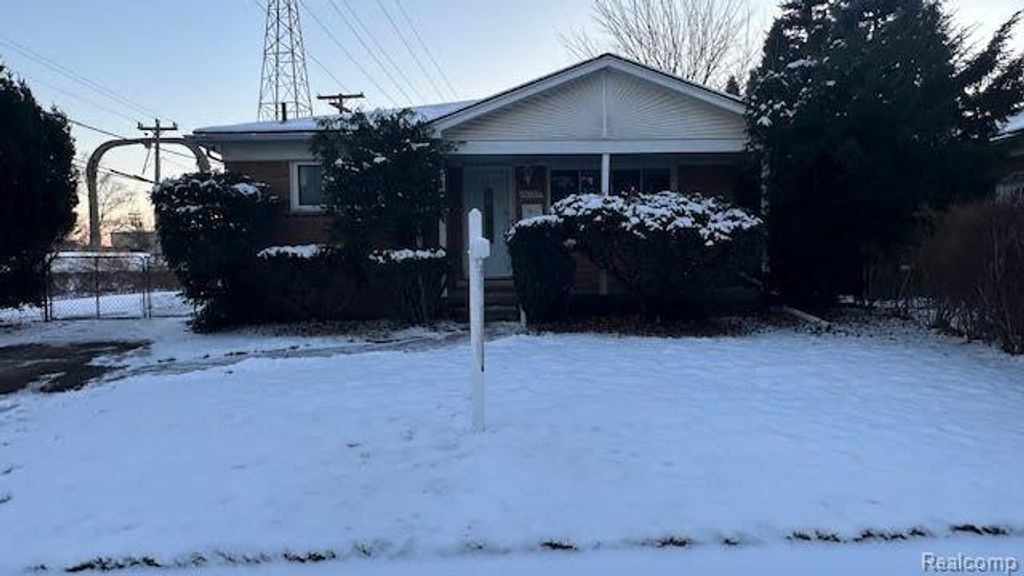 16207 Cleophus Avenue, Allen Park, MI 48101
