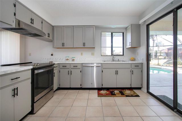 1853 WOLF LAUREL DRIVE, Sun City Center, FL 33573