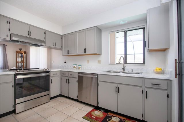 1853 WOLF LAUREL DRIVE, Sun City Center, FL 33573