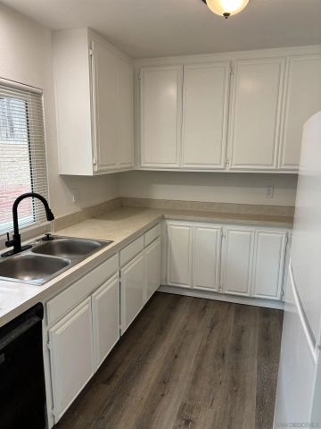 11385 Almazon St, San Diego, CA 92129