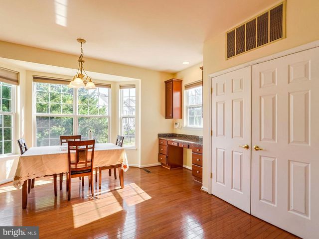 2817 COMPASS CIR, Woodbridge, VA 22191