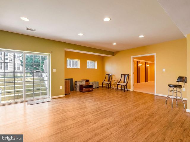 2817 COMPASS CIR, Woodbridge, VA 22191