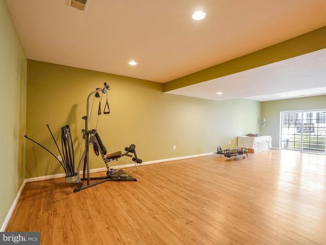 2817 COMPASS CIR, Woodbridge, VA 22191