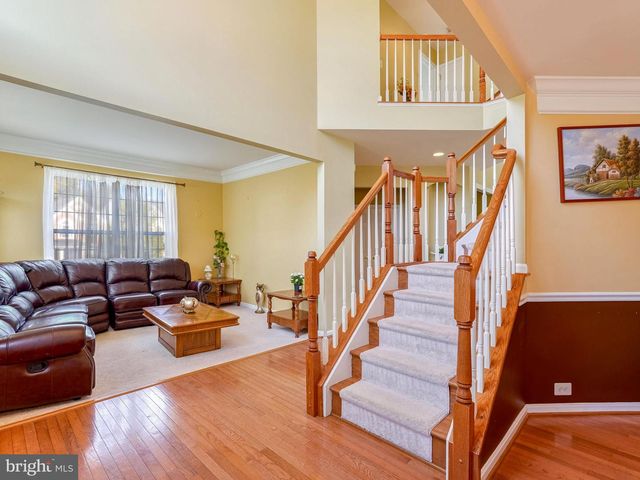2817 COMPASS CIR, Woodbridge, VA 22191