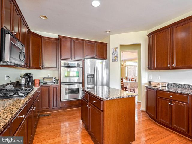 2817 COMPASS CIR, Woodbridge, VA 22191