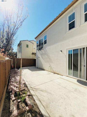 2100 Carrara St, Brentwood, CA 94513