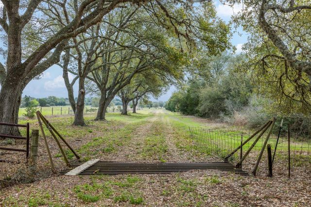 1017 New Ulm Road, Cat Spring, TX 78933