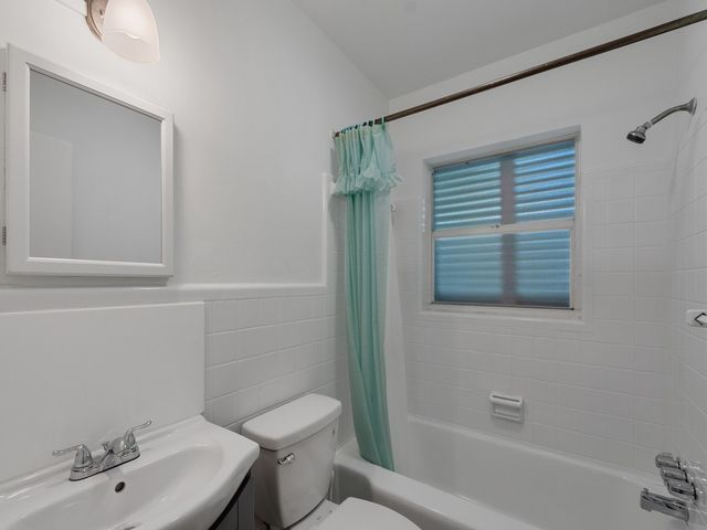 856 Dahlia Lane A, Vero Beach, FL 32963