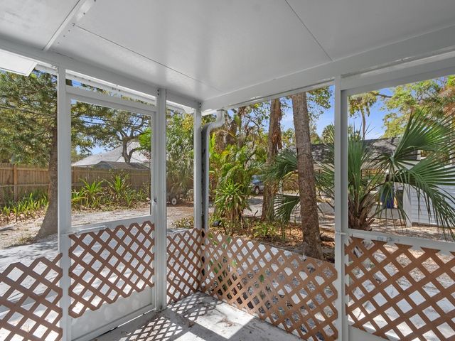 856 Dahlia Lane A, Vero Beach, FL 32963