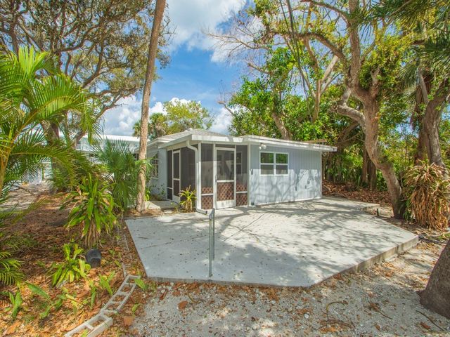 856 Dahlia Lane A, Vero Beach, FL 32963