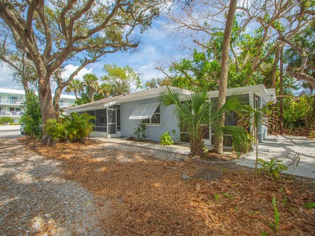856 Dahlia Lane A, Vero Beach, FL 32963
