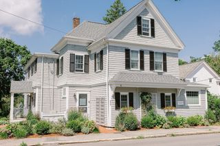 590 Washington St, Duxbury, MA 02332