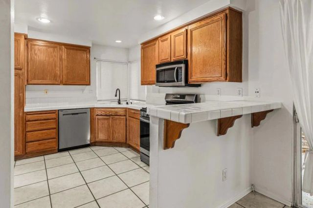 857 Rock Ridge Court, Corona, CA 92878