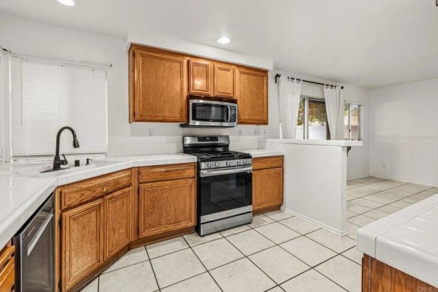 857 Rock Ridge Court, Corona, CA 92878