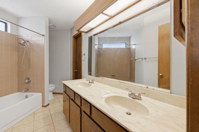 5211 S Mosley St, Wichita, KS 67216