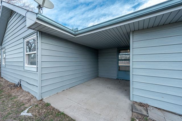 5211 S Mosley St, Wichita, KS 67216