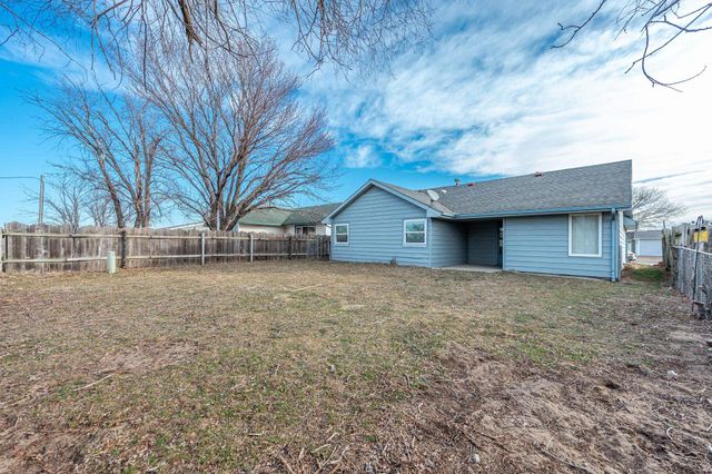 5211 S Mosley St, Wichita, KS 67216