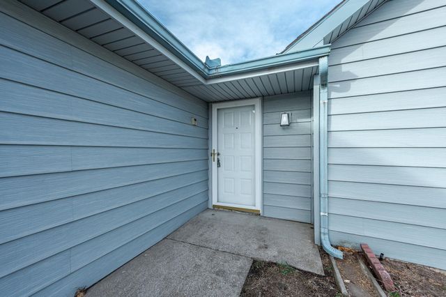 5211 S Mosley St, Wichita, KS 67216