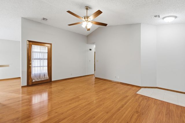 5211 S Mosley St, Wichita, KS 67216