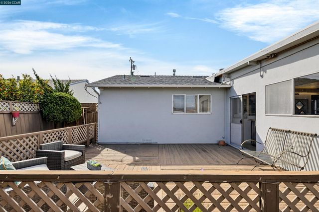 15274 Laverne Dr, San Leandro, CA 94579