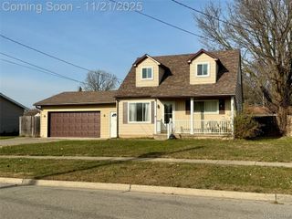 2221 McLaren Street, Burton, MI 48529