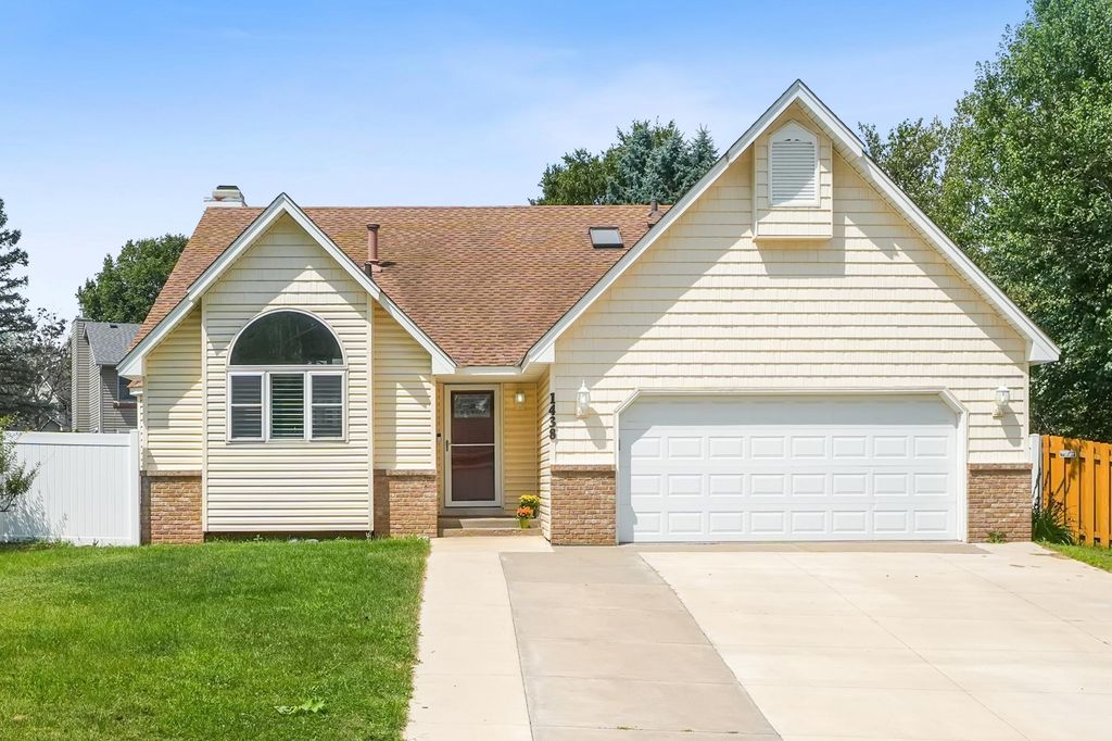 1438 Corral Lane, Woodbury, MN 55125