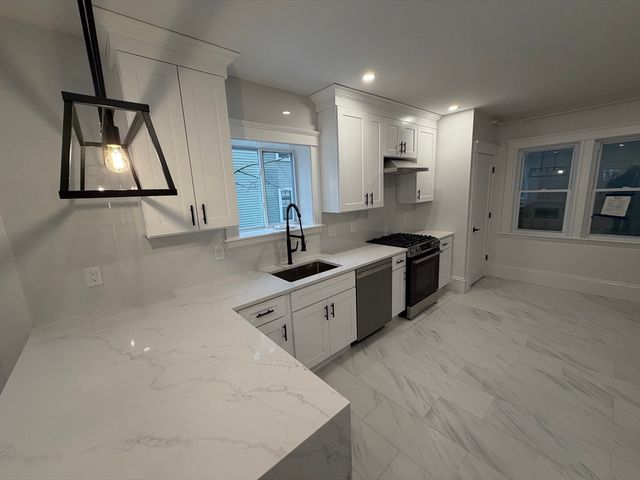 10 Beech St 4, Cambridge, MA 02140