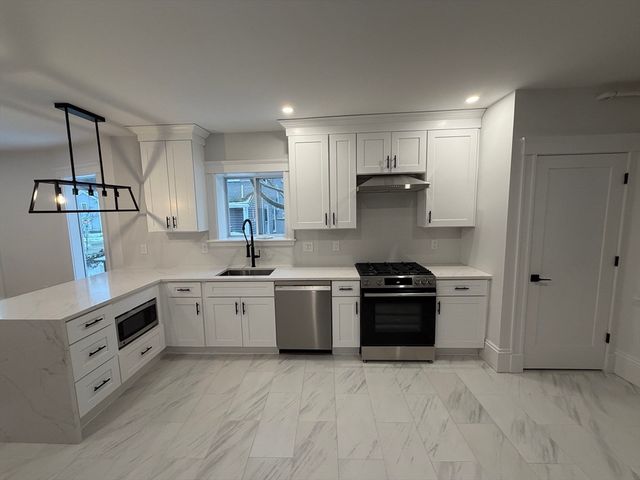 10 Beech St 4, Cambridge, MA 02140