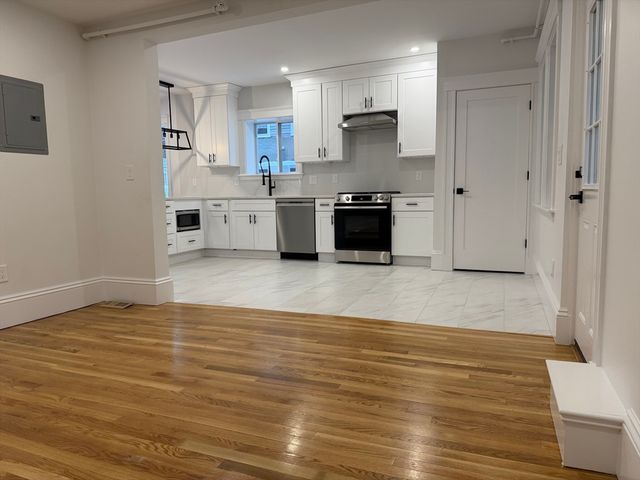 10 Beech St 4, Cambridge, MA 02140