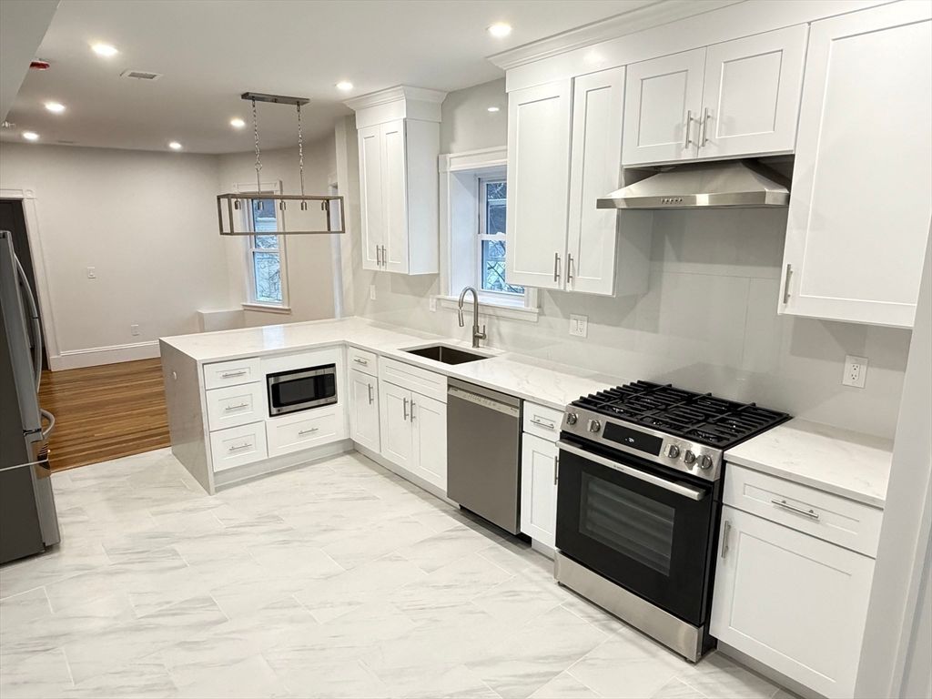 10 Beech St 4, Cambridge, MA 02140