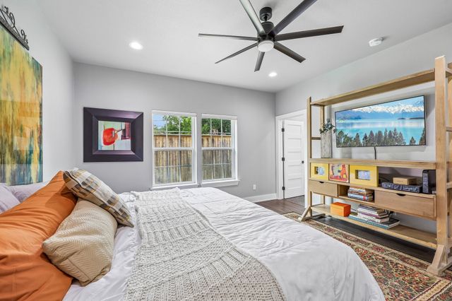 116 E Bexar Street, Mabank, TX 75147
