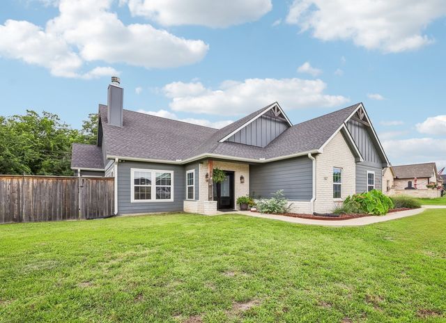 116 E Bexar Street, Mabank, TX 75147
