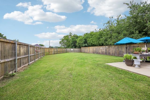 116 E Bexar Street, Mabank, TX 75147